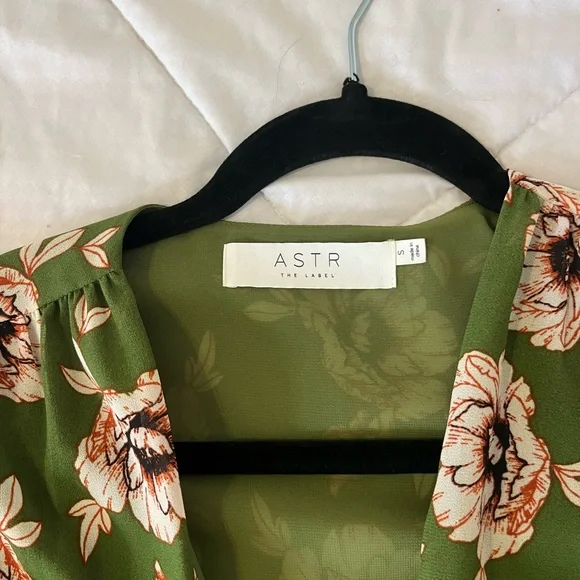 Astr Green Floral Blouse - Picture 2 of 4
